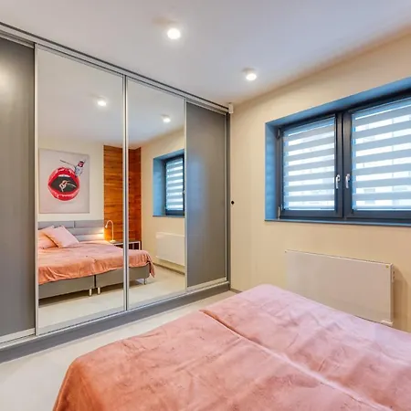 Dom Jednorodzinny * ウェバ