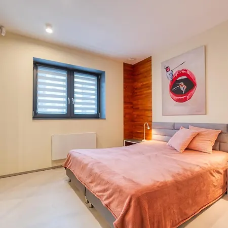 Dom Jednorodzinny * ウェバ